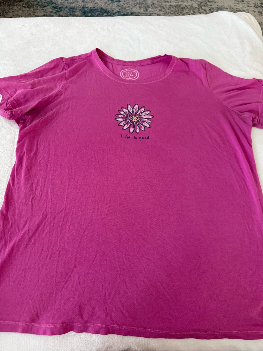 Life is Good Women’s Hot Pink Size Large T-shirt with Flower E06